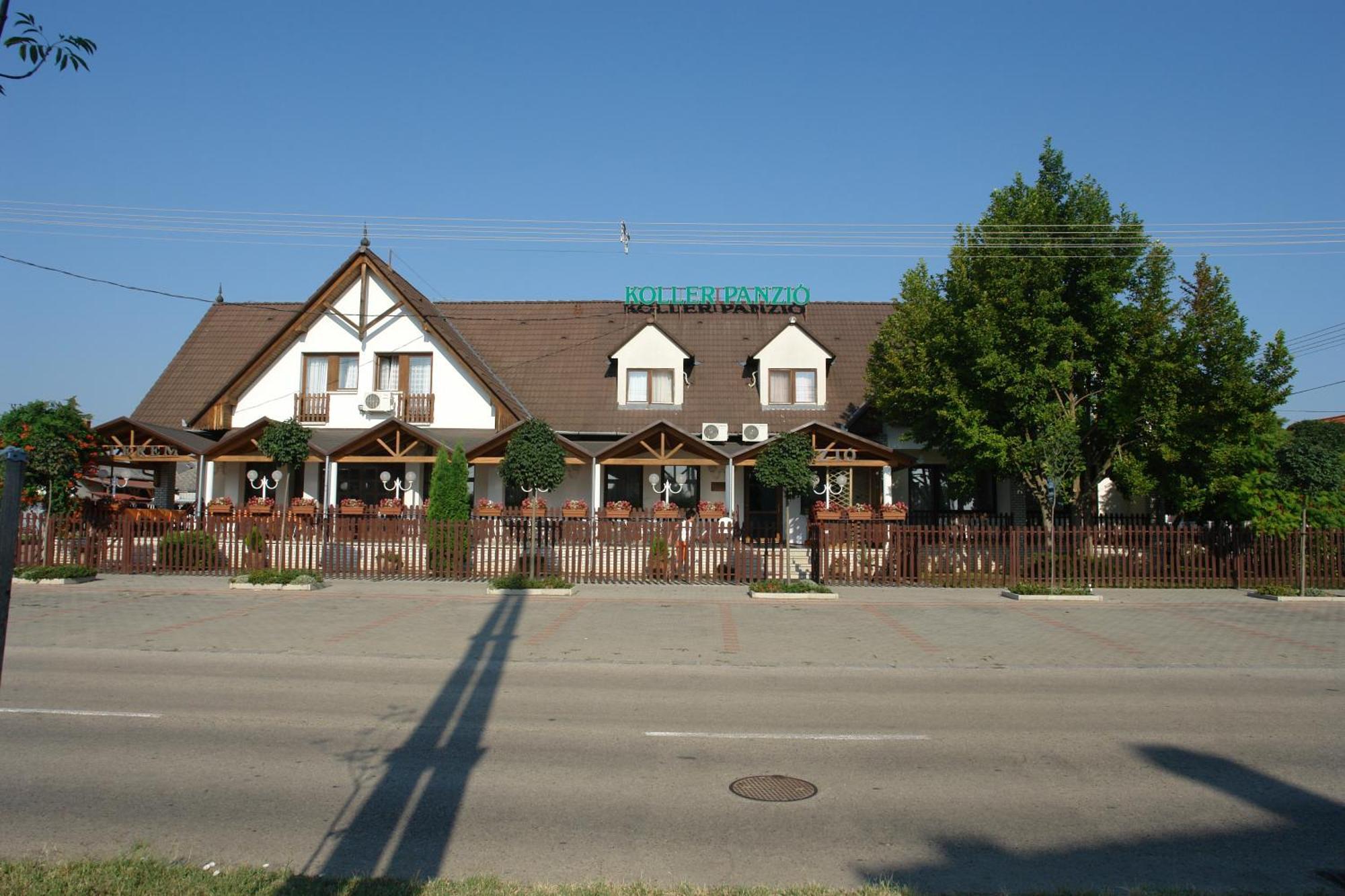 Hotel Koller Panzió Bonyhád Exterior foto