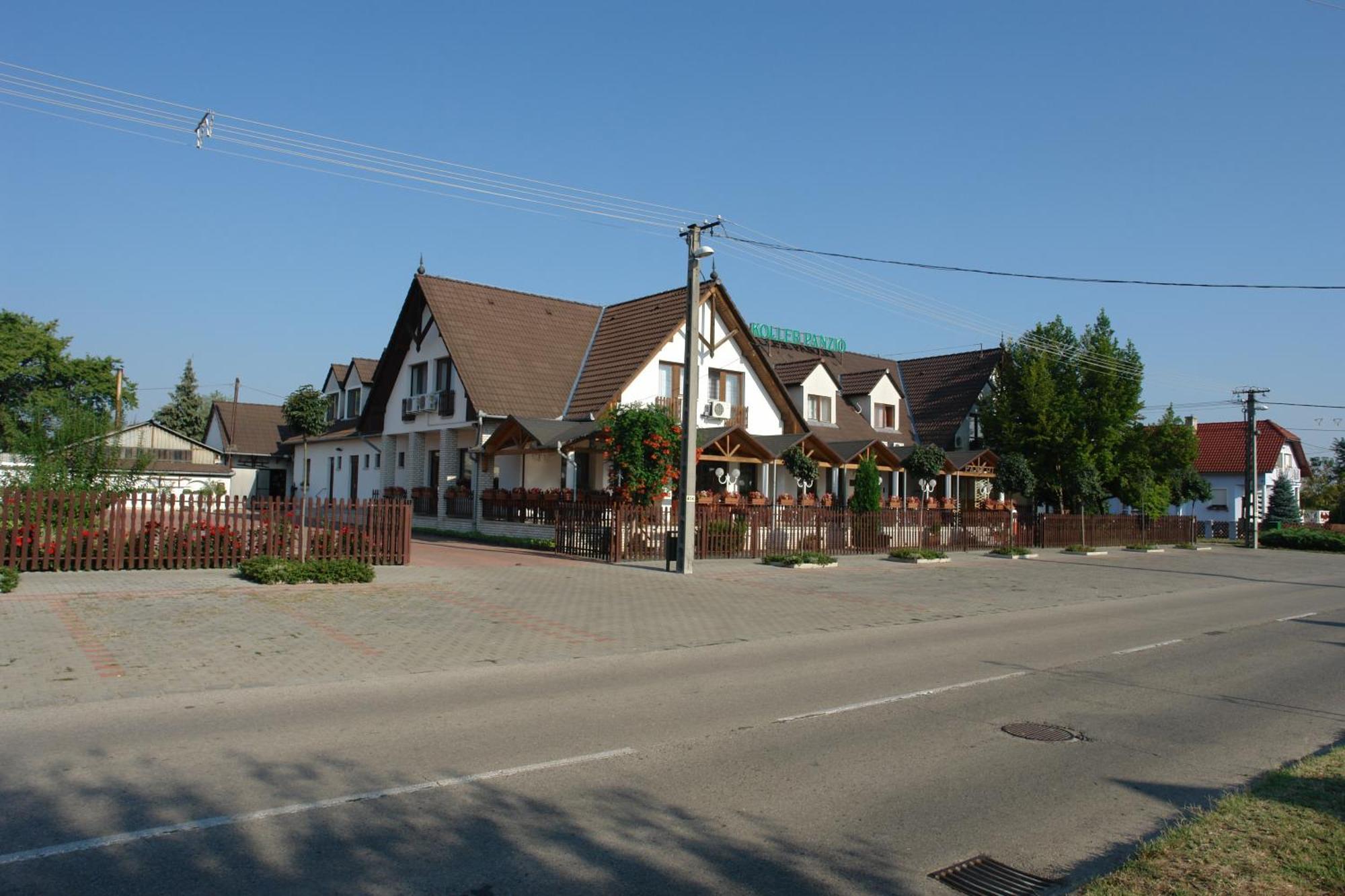 Hotel Koller Panzió Bonyhád Exterior foto